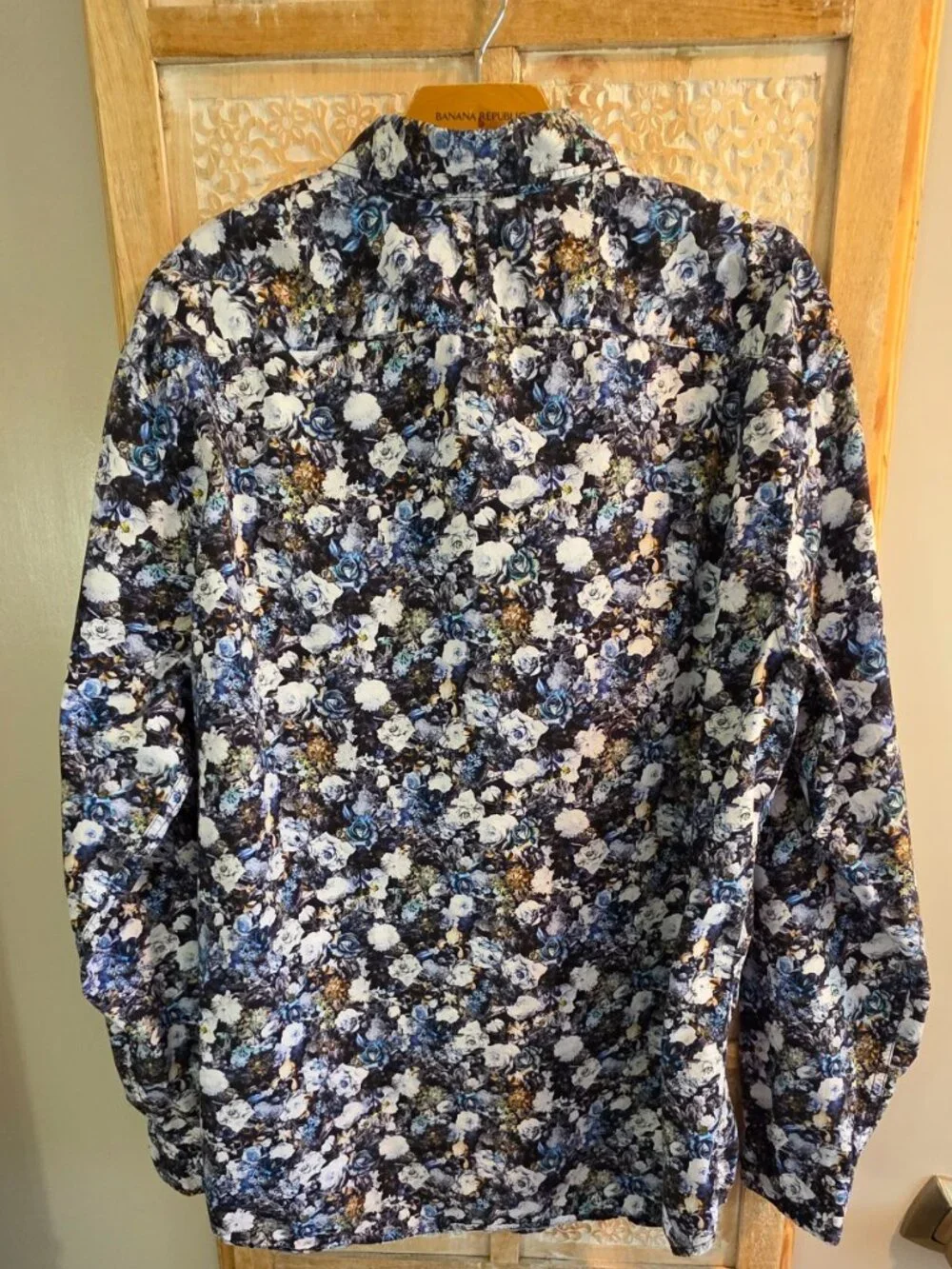 Banana Republic Men's button up floral shirt Grant fit XL